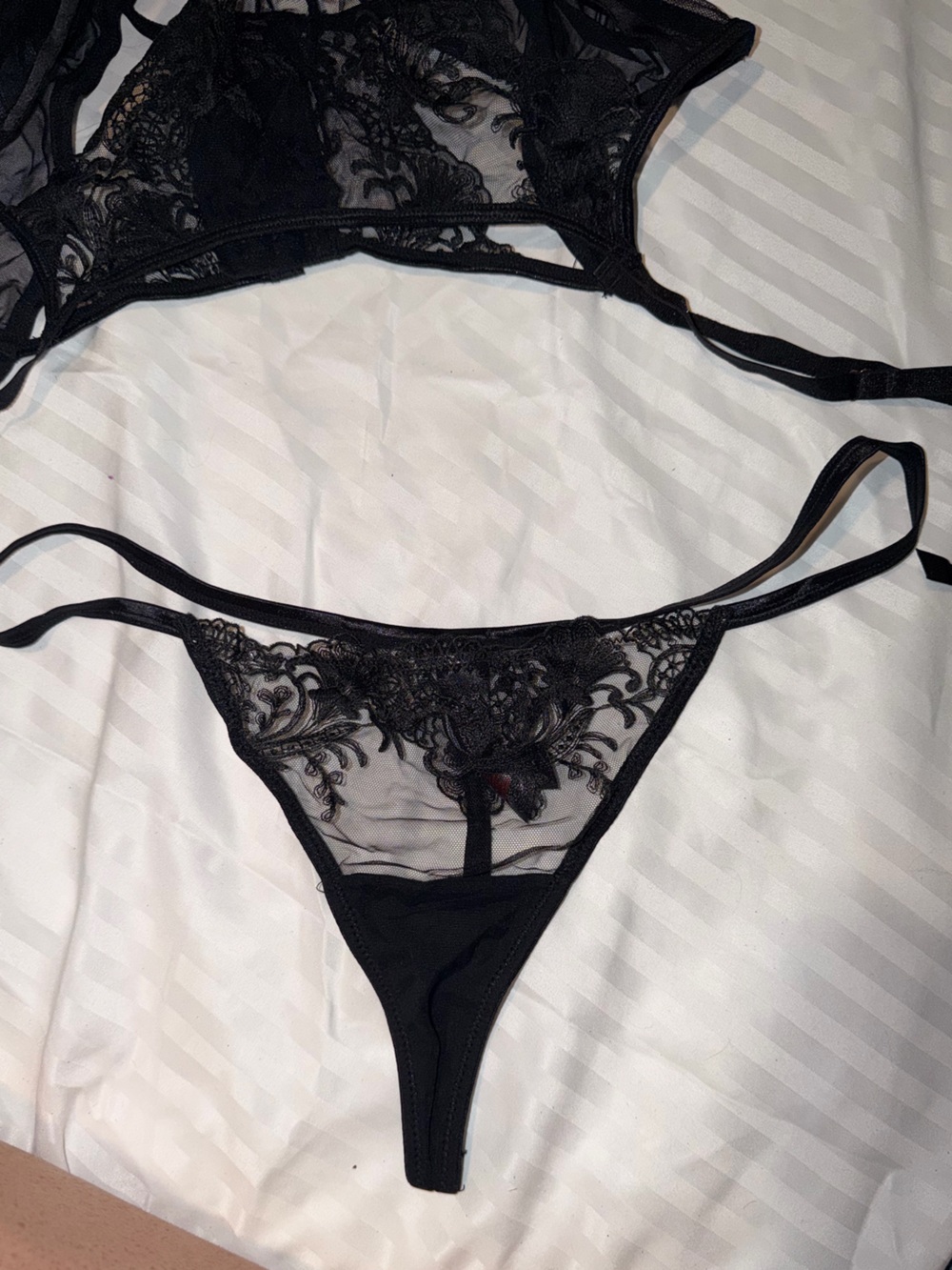 Bluebella Marsielle Wired Basque and Thong Lingerie Set - Picture 4 of 5